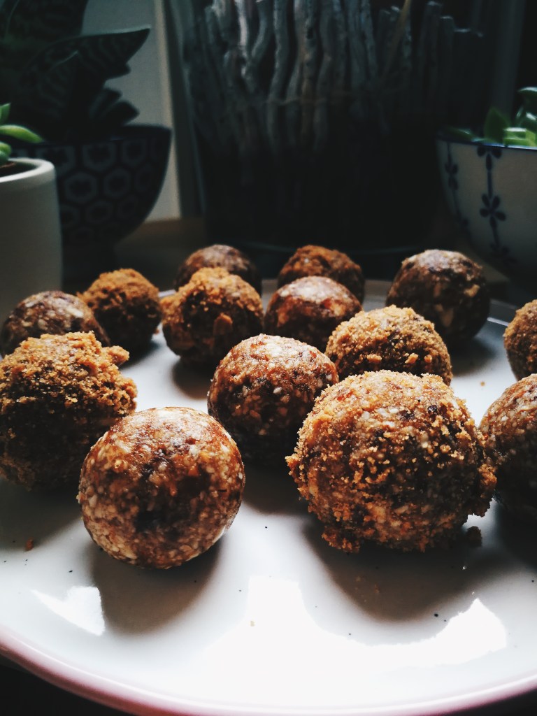 Weihnachtliche Bliss Balls